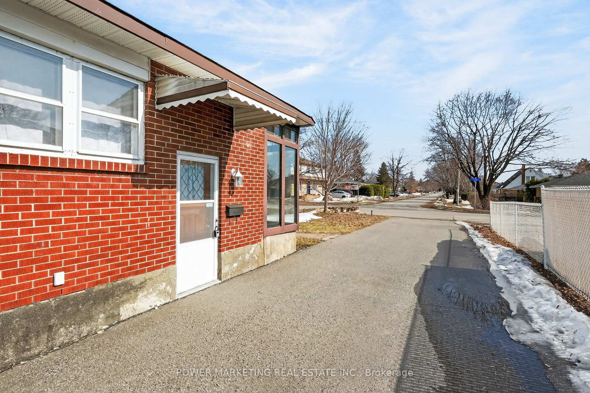 Photo 48 of 944 Eve Street, Ottawa, Overbrook/Castle Heights — HOMEH