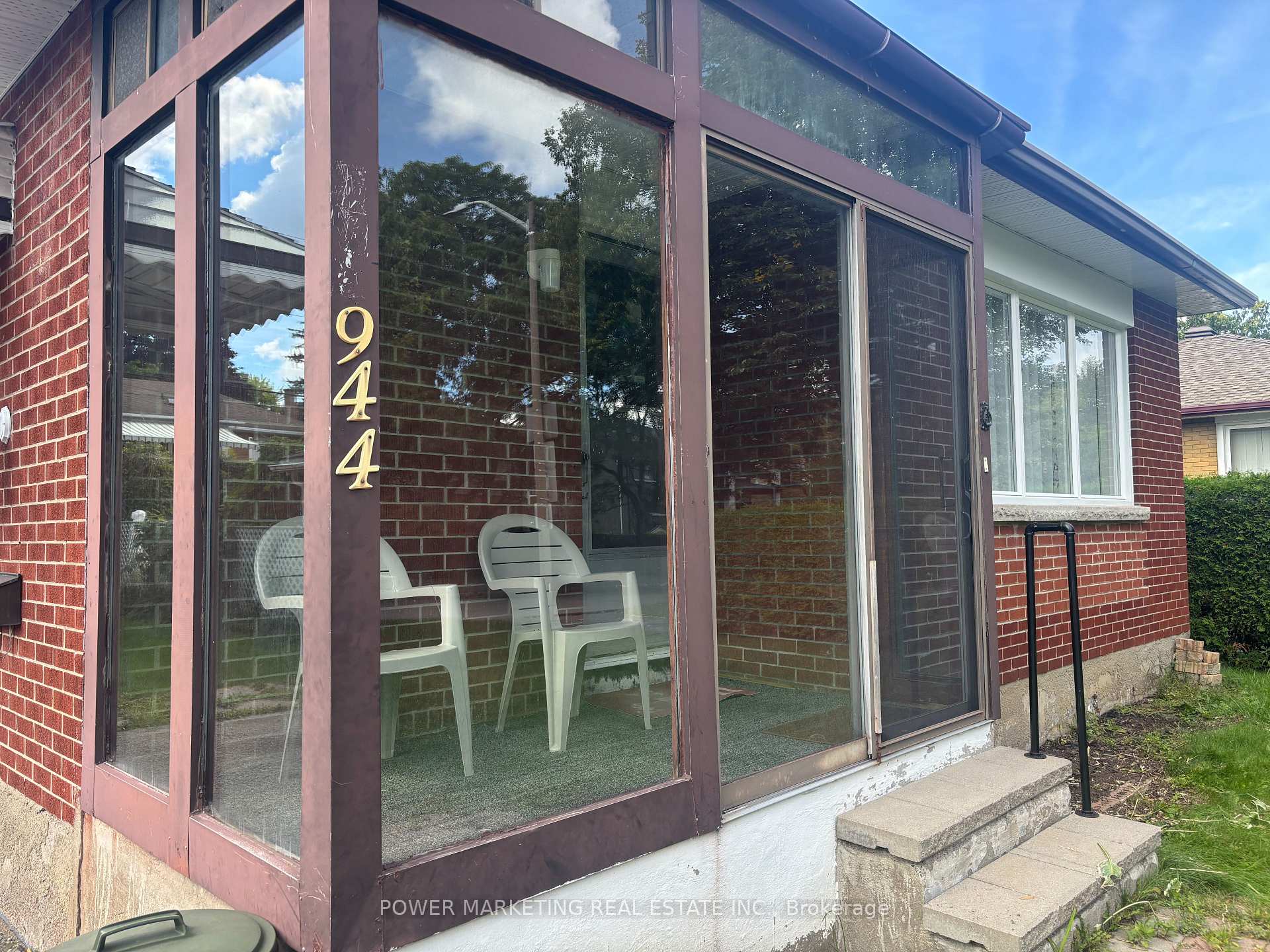 Photo 6 of 944 Eve Street, Ottawa, Overbrook/Castle Heights — HOMEH