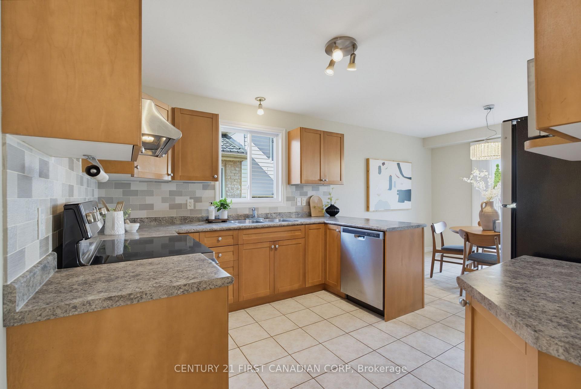 Photo 13 of 1748 Ennismore Crescent, London, North E — HOMEH