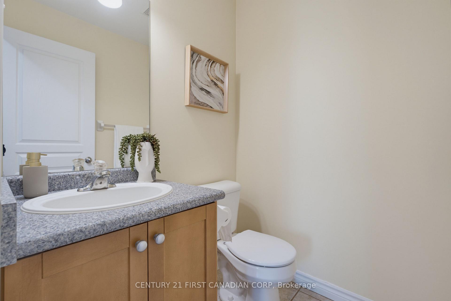 Photo 26 of 1748 Ennismore Crescent, London, North E — HOMEH