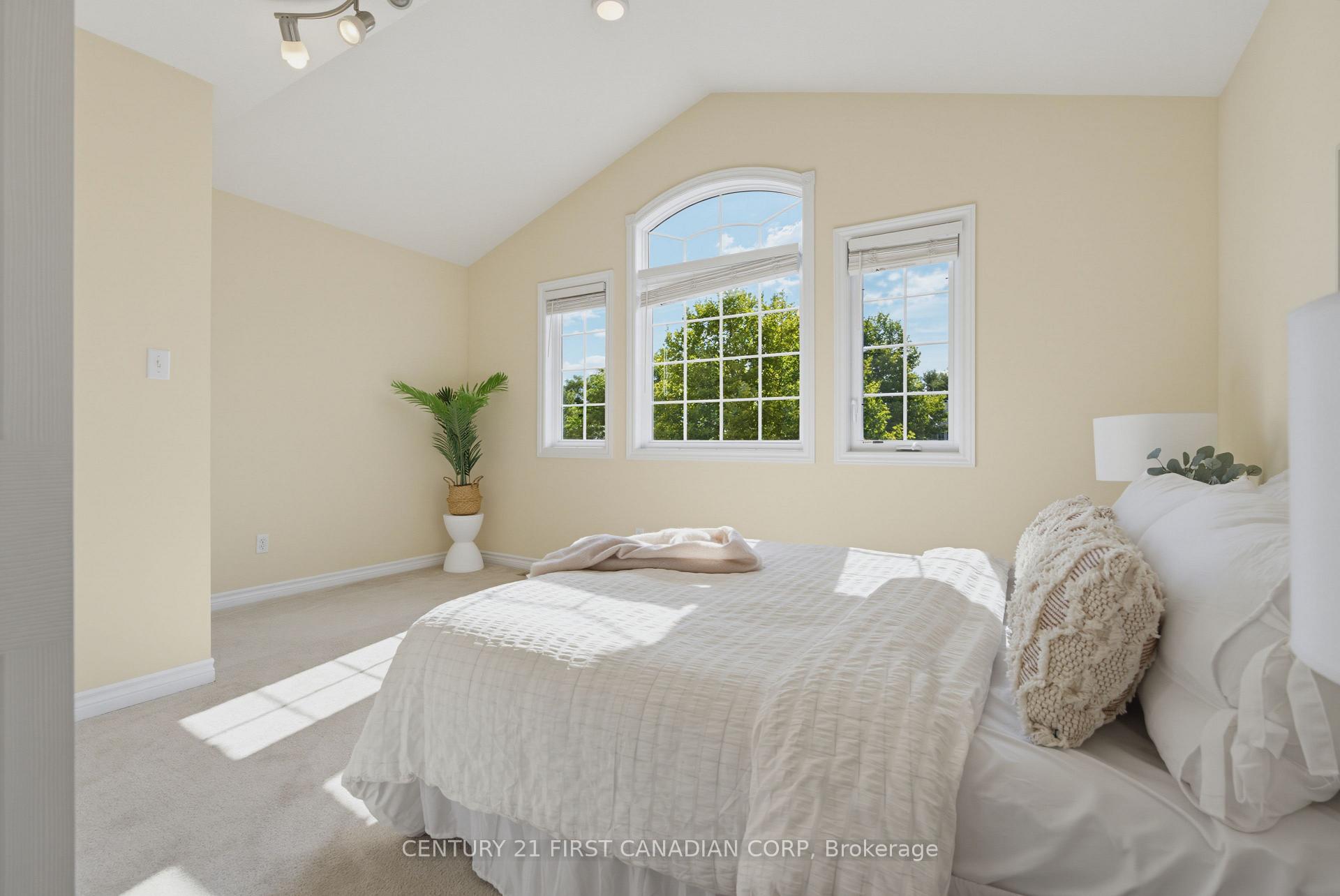 Photo 39 of 1748 Ennismore Crescent, London, North E — HOMEH