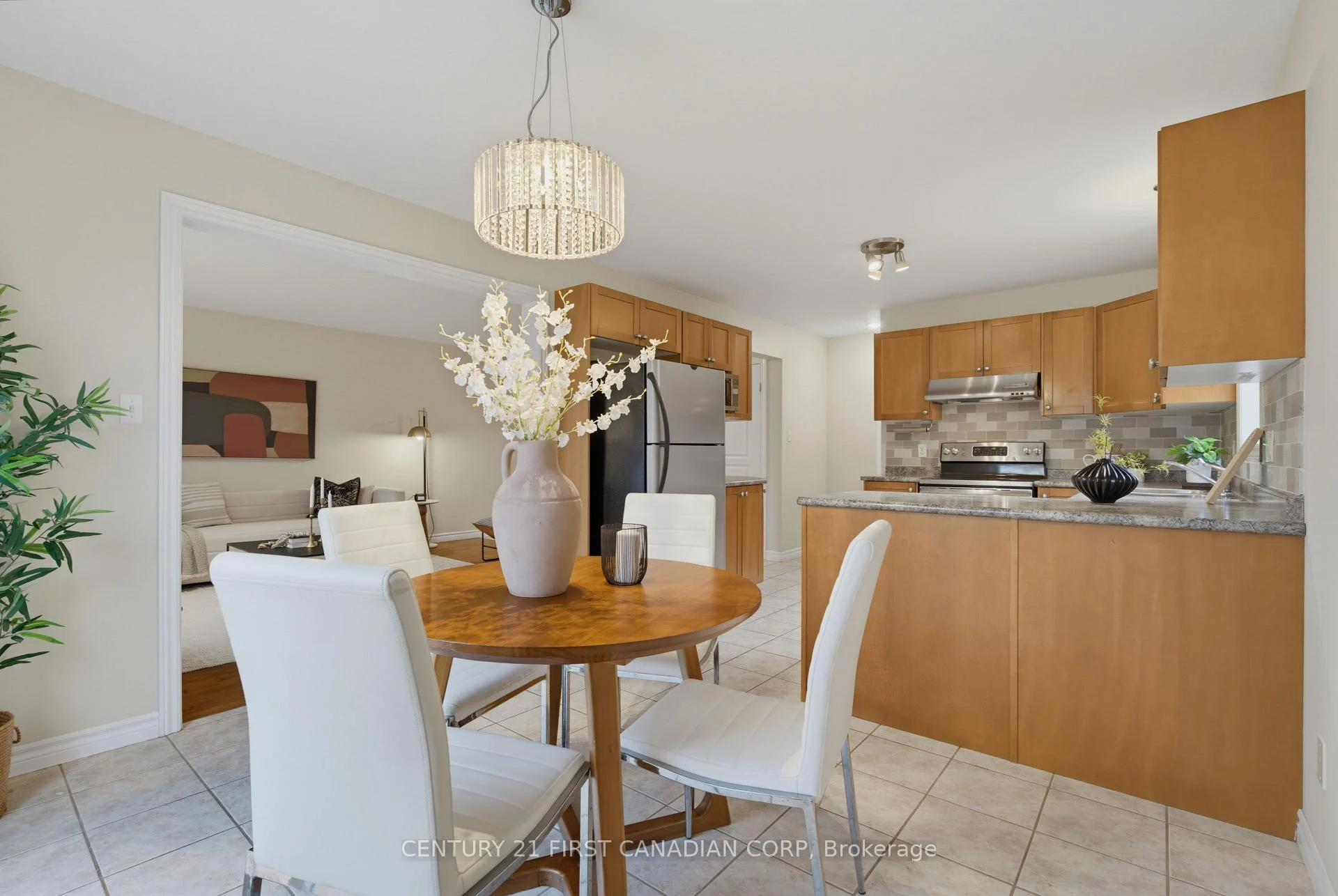 Photo 17 of 1748 Ennismore Crescent, London, North E — HOMEH