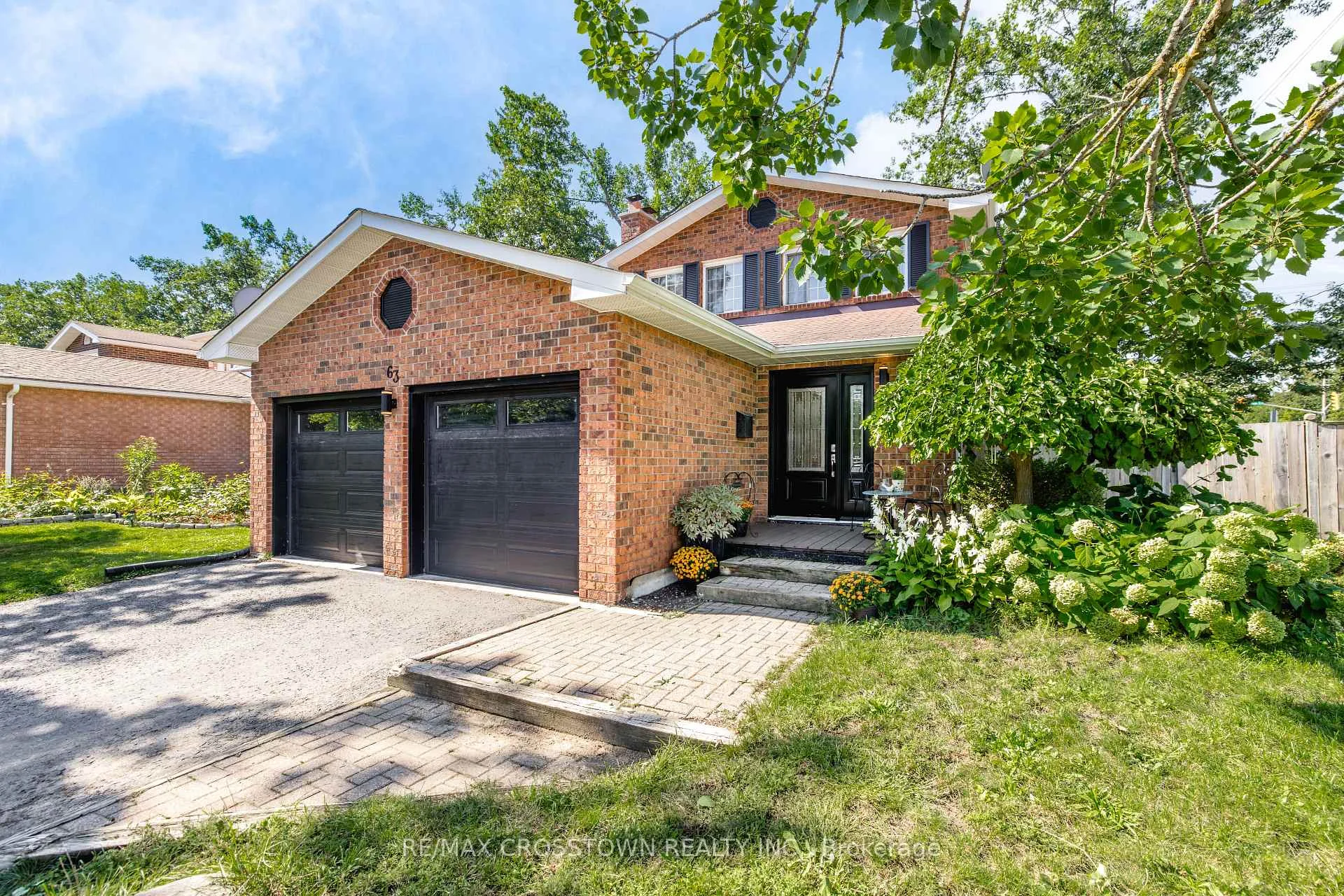 Photo 5 of 63 Oakridge Drive, Barrie, Sunnidale — HOMEH