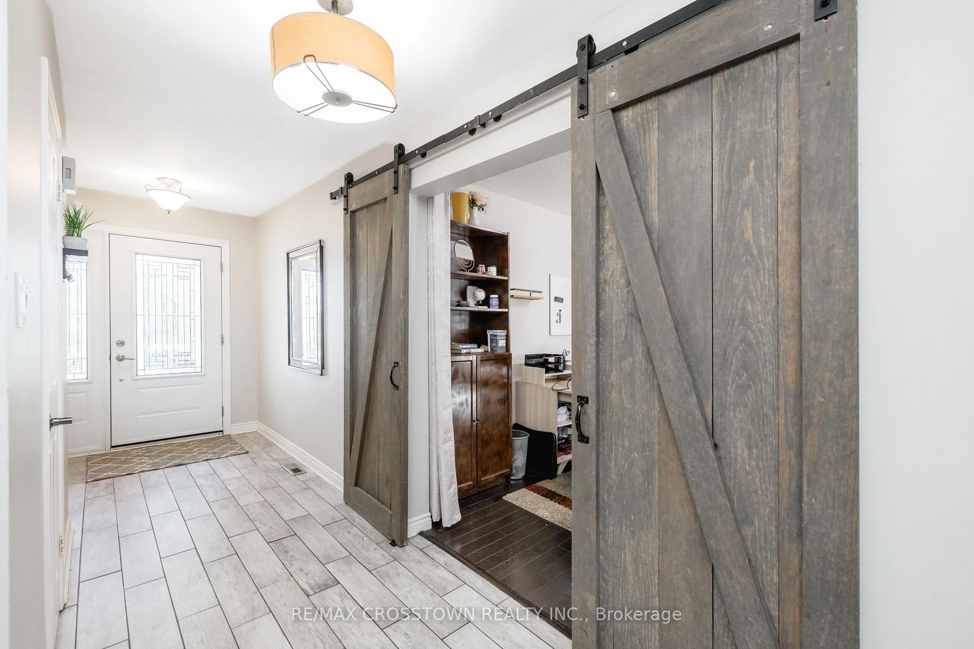 Photo 9 of 63 Oakridge Drive, Barrie, Sunnidale — HOMEH