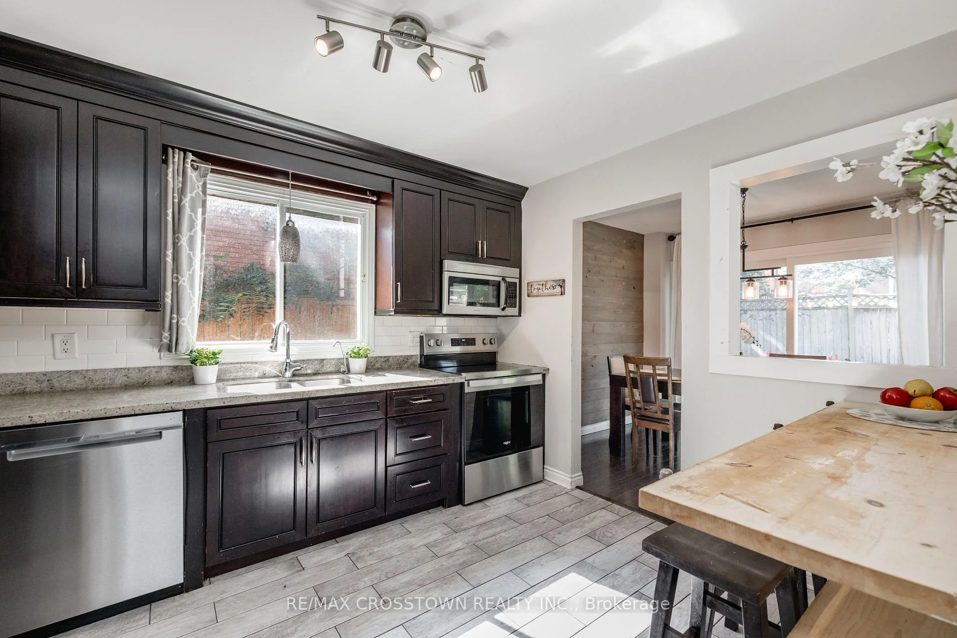 Photo 22 of 63 Oakridge Drive, Barrie, Sunnidale — HOMEH