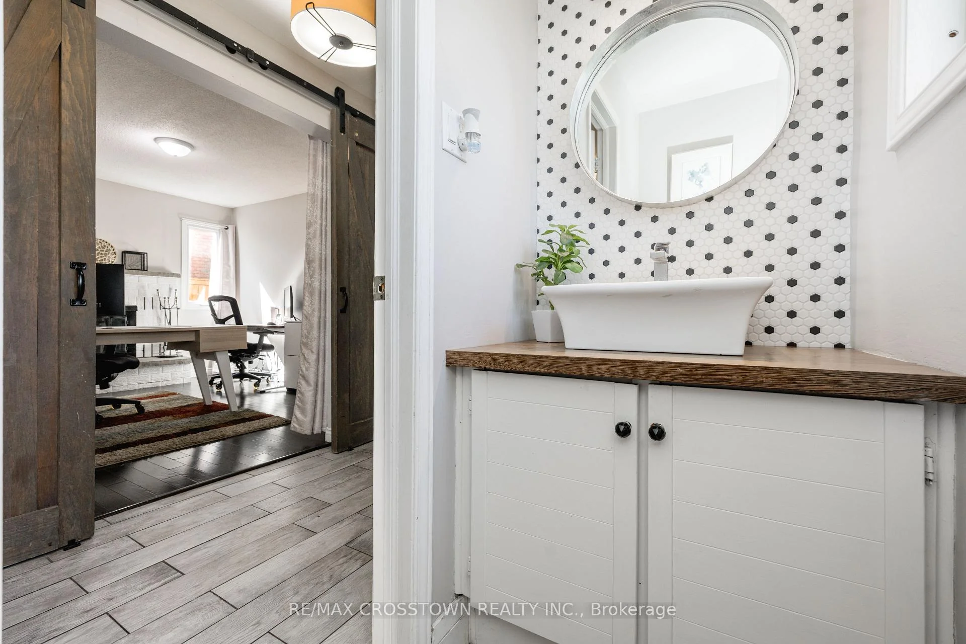 Photo 25 of 63 Oakridge Drive, Barrie, Sunnidale — HOMEH