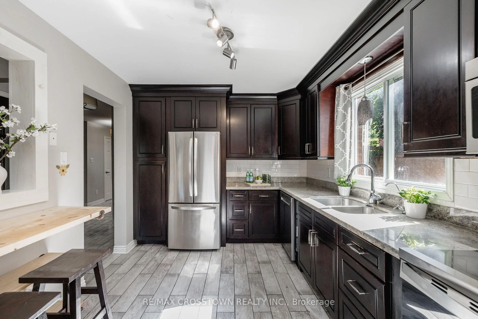 Photo 28 of 63 Oakridge Drive, Barrie, Sunnidale — HOMEH