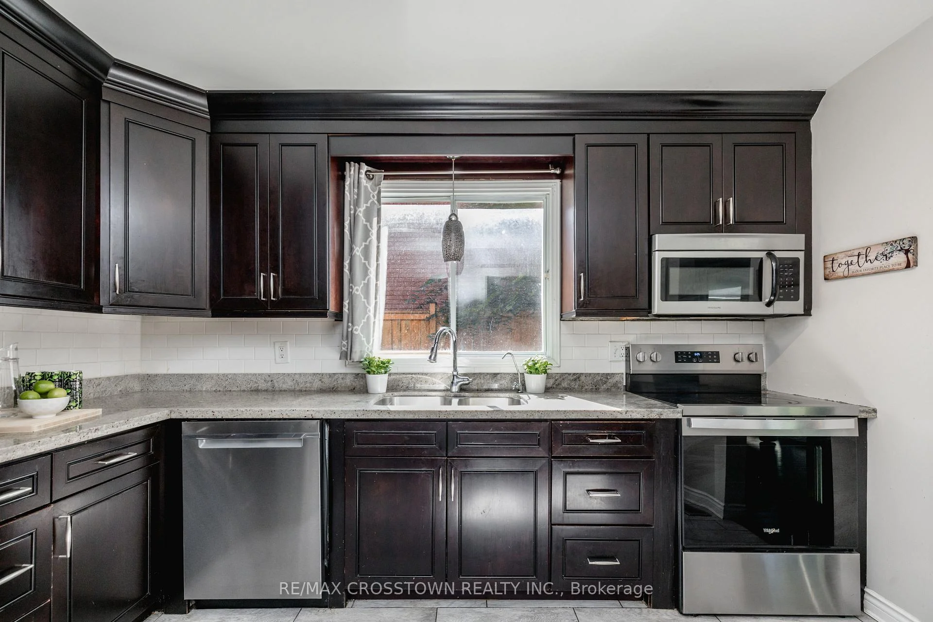 Photo 31 of 63 Oakridge Drive, Barrie, Sunnidale — HOMEH