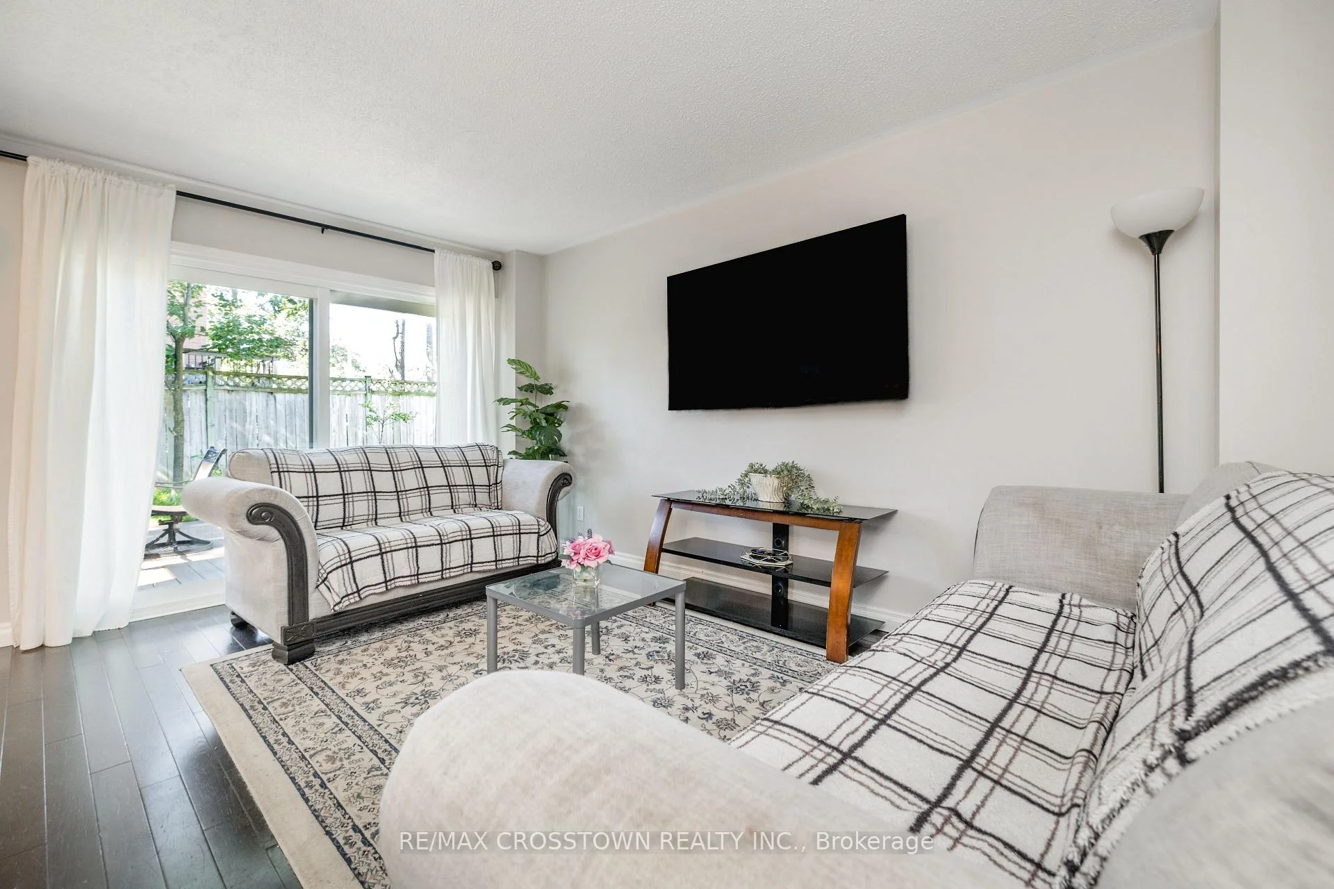 Photo 39 of 63 Oakridge Drive, Barrie, Sunnidale — HOMEH