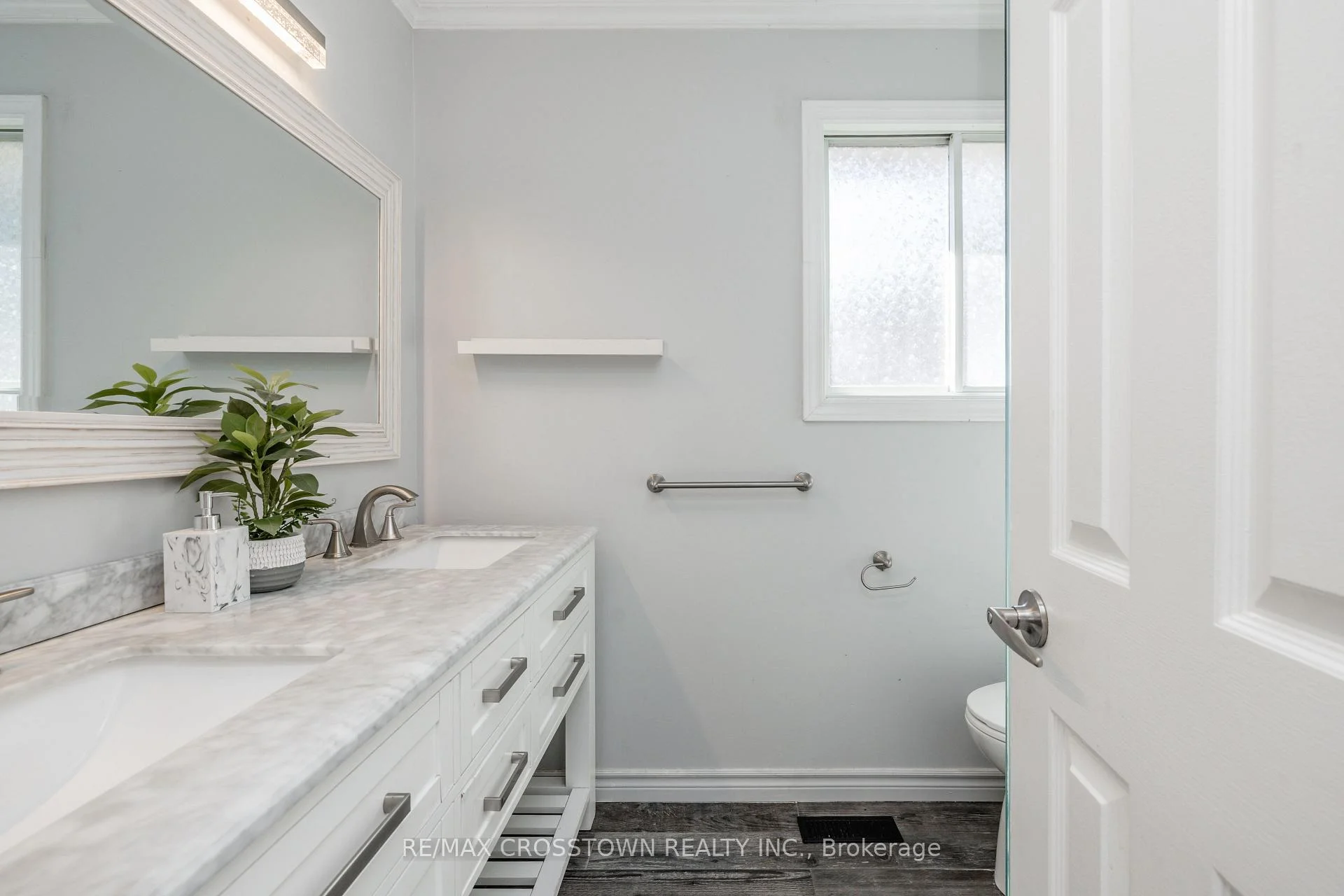 Photo 54 of 63 Oakridge Drive, Barrie, Sunnidale — HOMEH