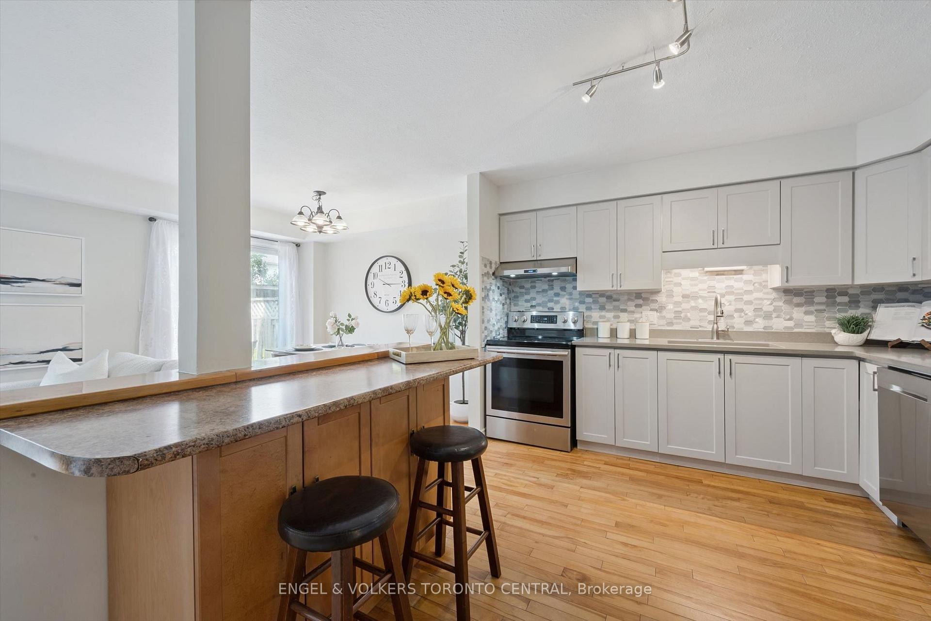 Photo 10 of 689A Star Flower Avenue, Waterloo, Clair Hills — HOMEH
