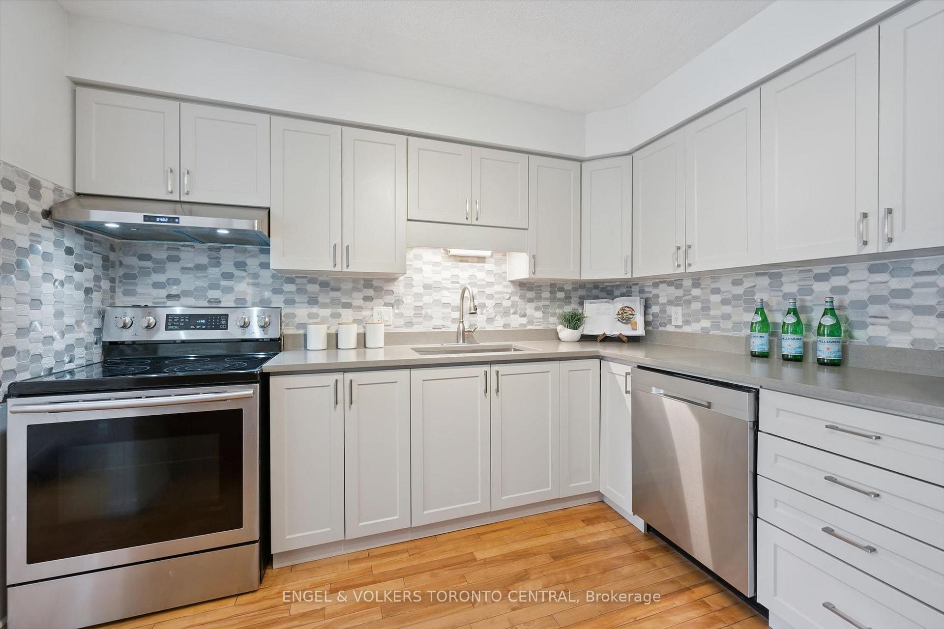 Photo 11 of 689A Star Flower Avenue, Waterloo, Clair Hills — HOMEH