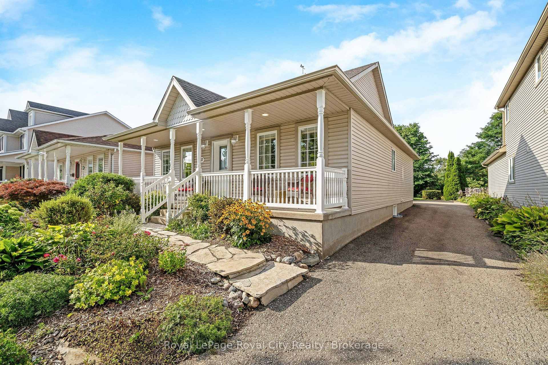 Photo 4 of 127 Old Maple Boulevard, Guelph/Eramosa, Rockwood — HOMEH