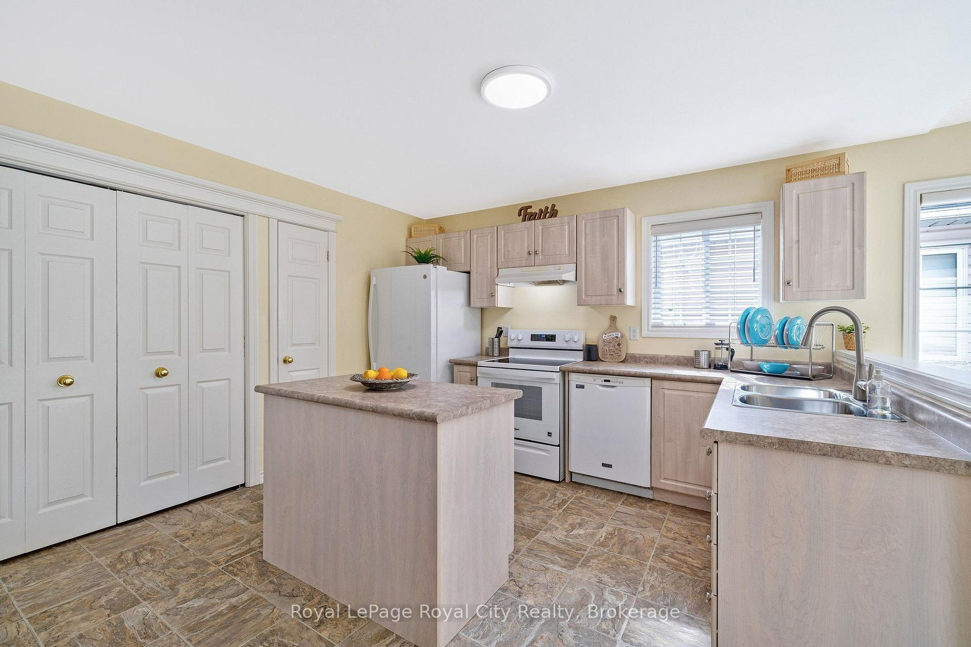 Photo 18 of 127 Old Maple Boulevard, Guelph/Eramosa, Rockwood — HOMEH