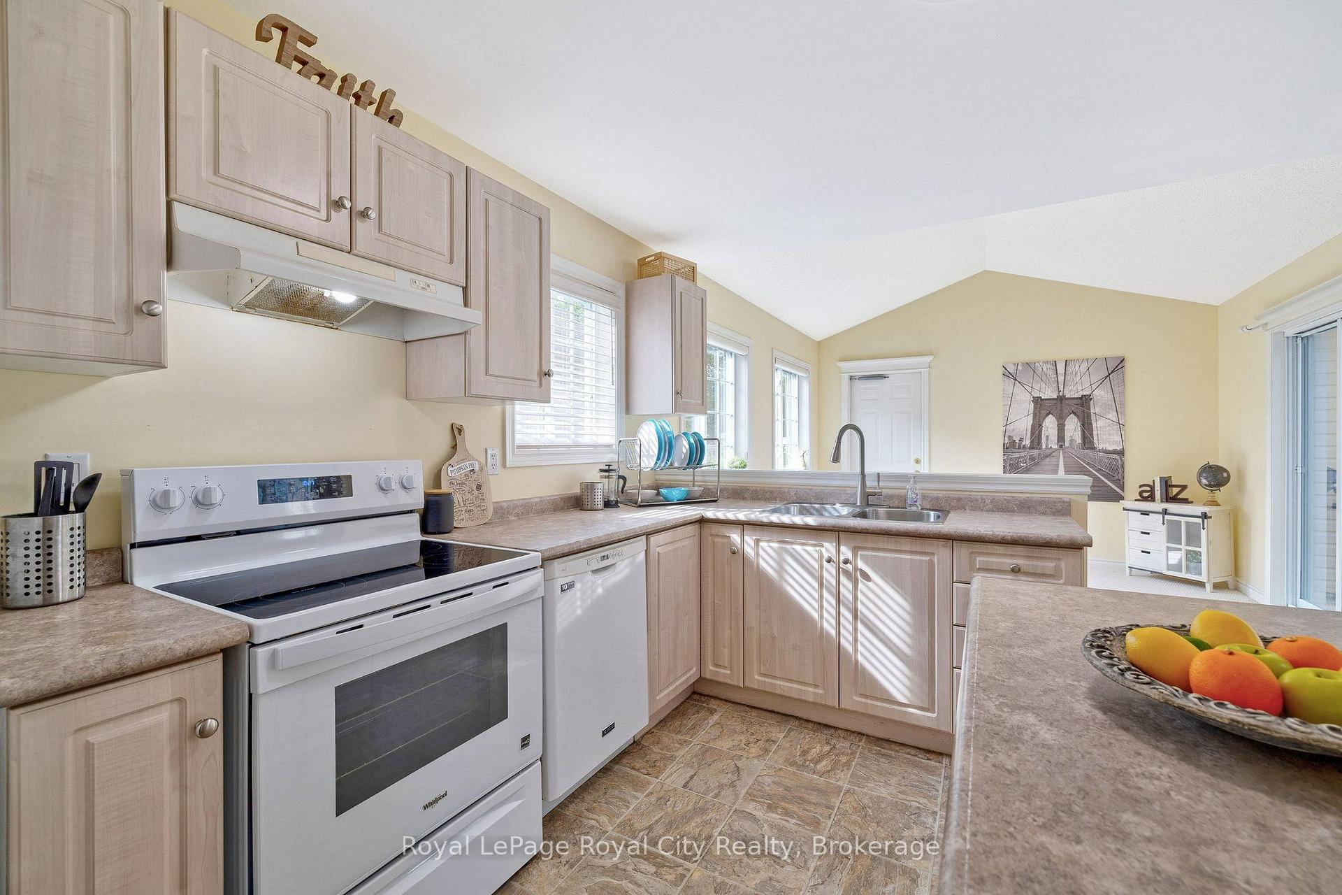 Photo 21 of 127 Old Maple Boulevard, Guelph/Eramosa, Rockwood — HOMEH