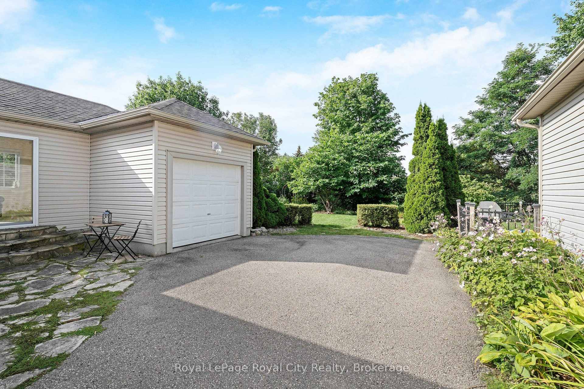 Photo 33 of 127 Old Maple Boulevard, Guelph/Eramosa, Rockwood — HOMEH