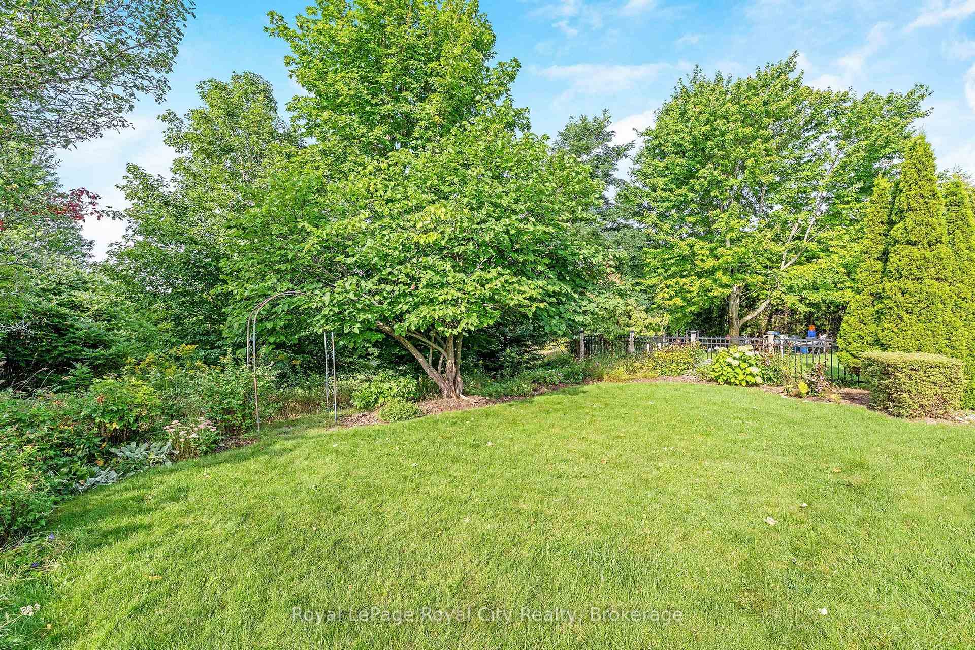 Photo 37 of 127 Old Maple Boulevard, Guelph/Eramosa, Rockwood — HOMEH
