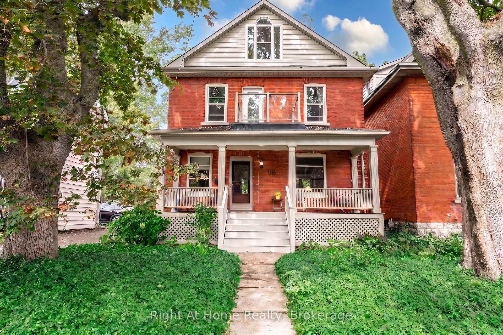 Front of 142 Elizabeth Street
