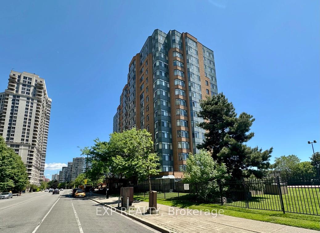 Photo 2 of Unit 303, 300 Webb Drive, Mississauga, City Centre — HOMEH