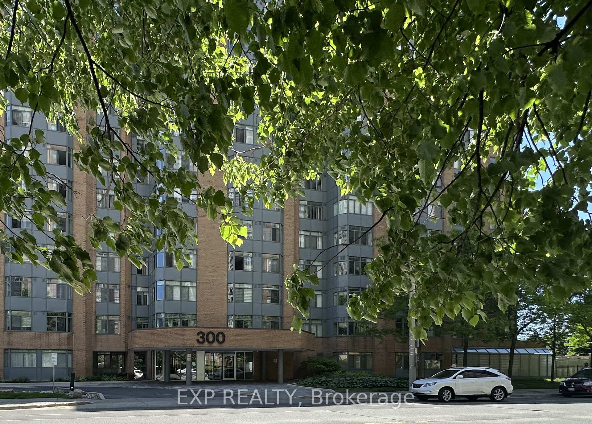 Photo 3 of Unit 303, 300 Webb Drive, Mississauga, City Centre — HOMEH