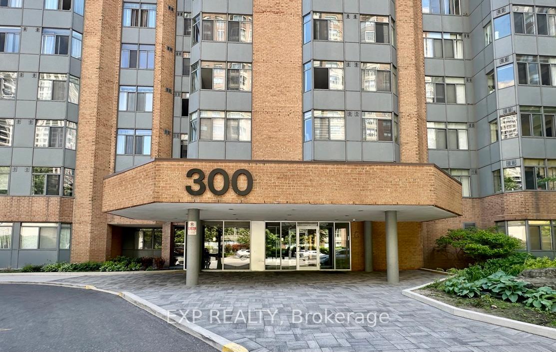 Photo 4 of Unit 303, 300 Webb Drive, Mississauga, City Centre — HOMEH