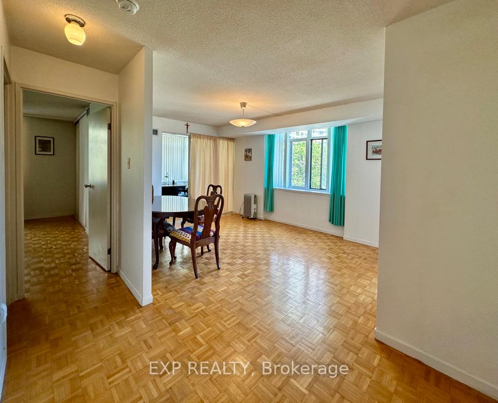 Photo 12 of Unit 303, 300 Webb Drive, Mississauga, City Centre — HOMEH