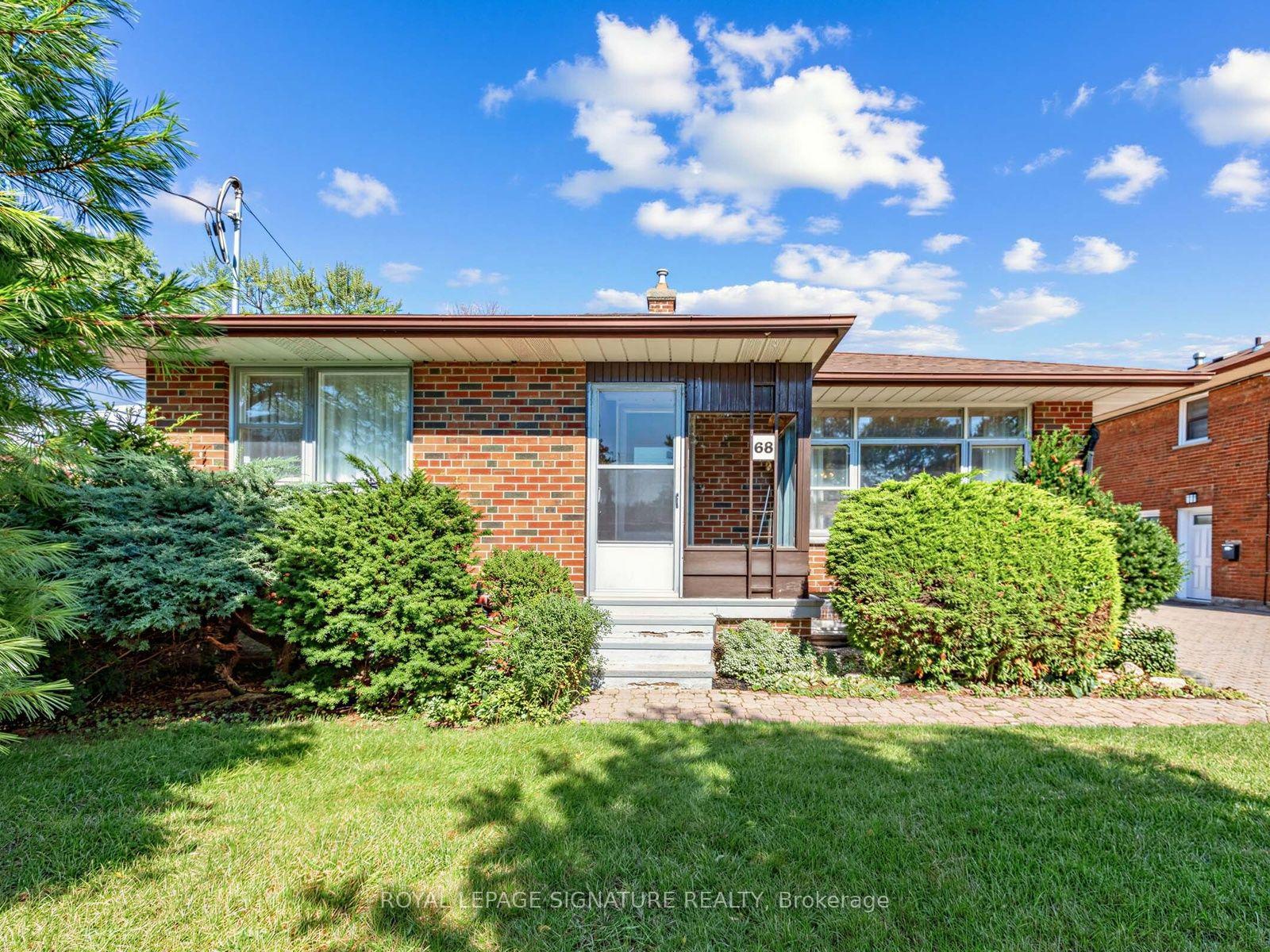 Photo 2 of 68 Beacham Crescent, Scarborough, Tam O'Shanter-Sullivan — HOMEH