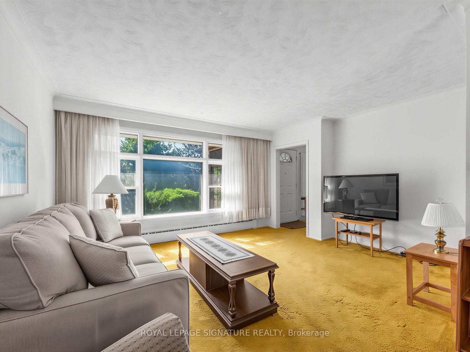 Photo 5 of 68 Beacham Crescent, Scarborough, Tam O'Shanter-Sullivan — HOMEH