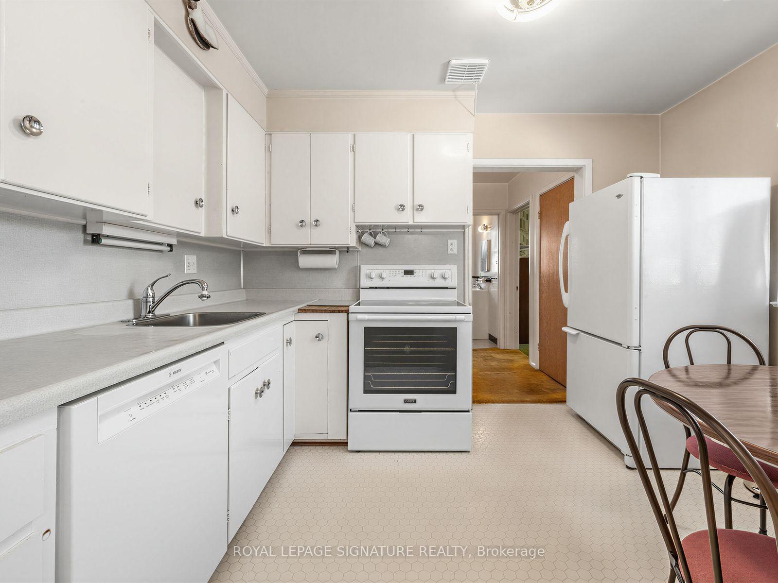 Photo 8 of 68 Beacham Crescent, Scarborough, Tam O'Shanter-Sullivan — HOMEH