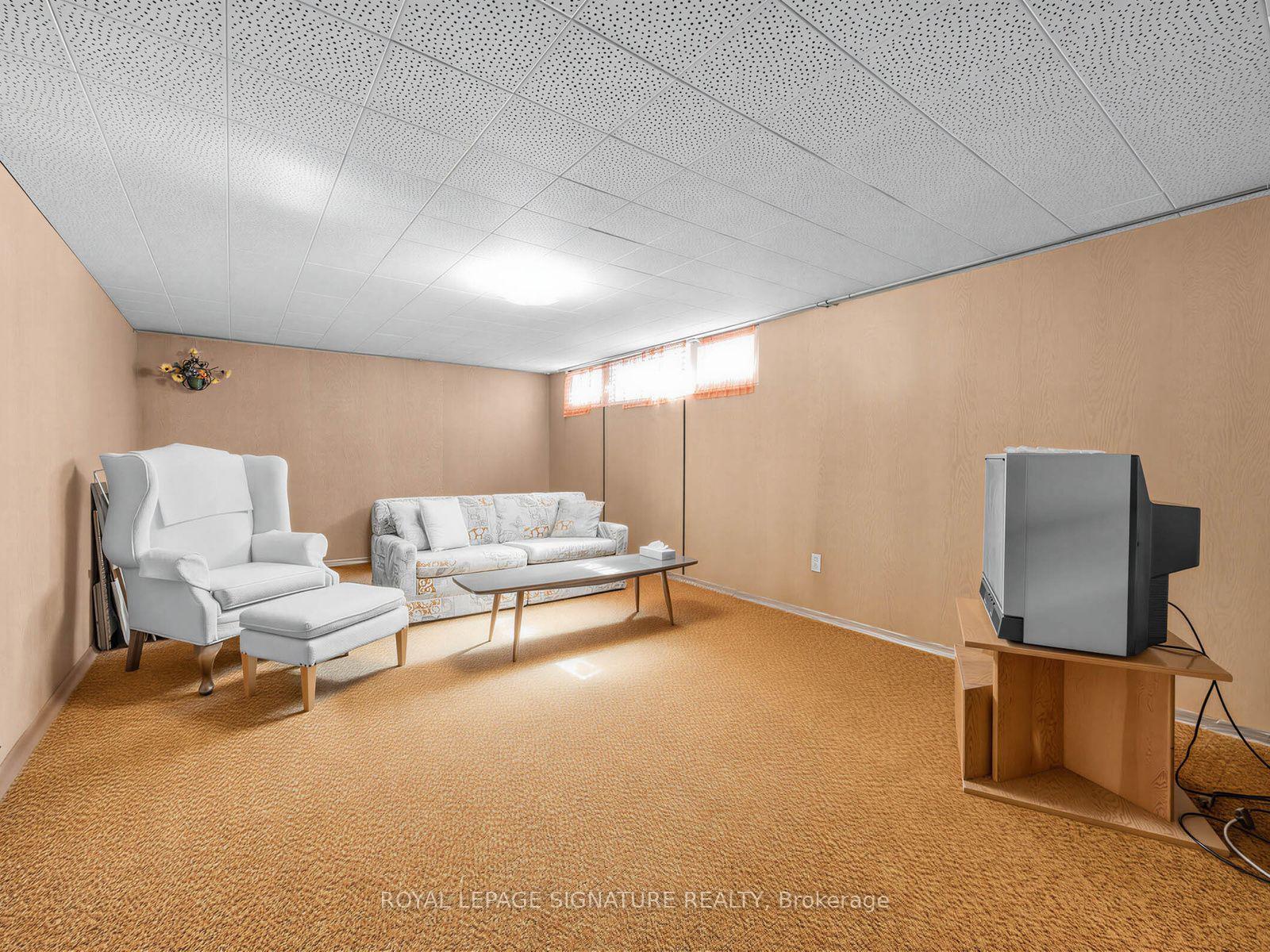 Photo 15 of 68 Beacham Crescent, Scarborough, Tam O'Shanter-Sullivan — HOMEH