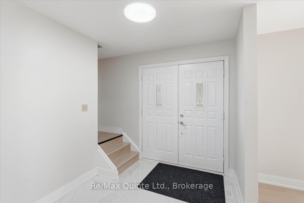 Photo 3 of 15 Robertson Lane, Belleville, Belleville Ward — HOMEH