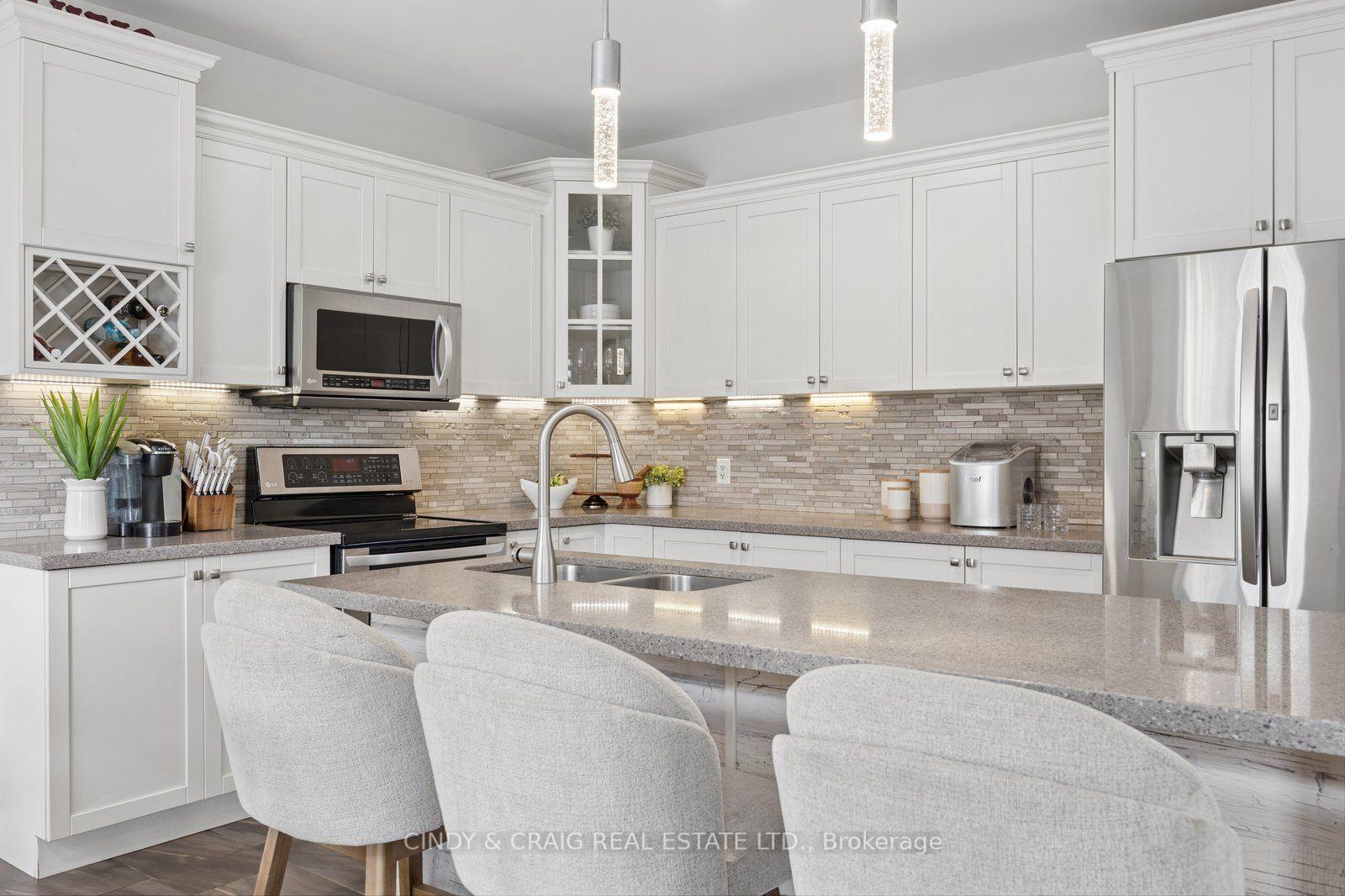 Photo 24 of 27 Elmer Adams Drive, Clarington, Courtice — HOMEH