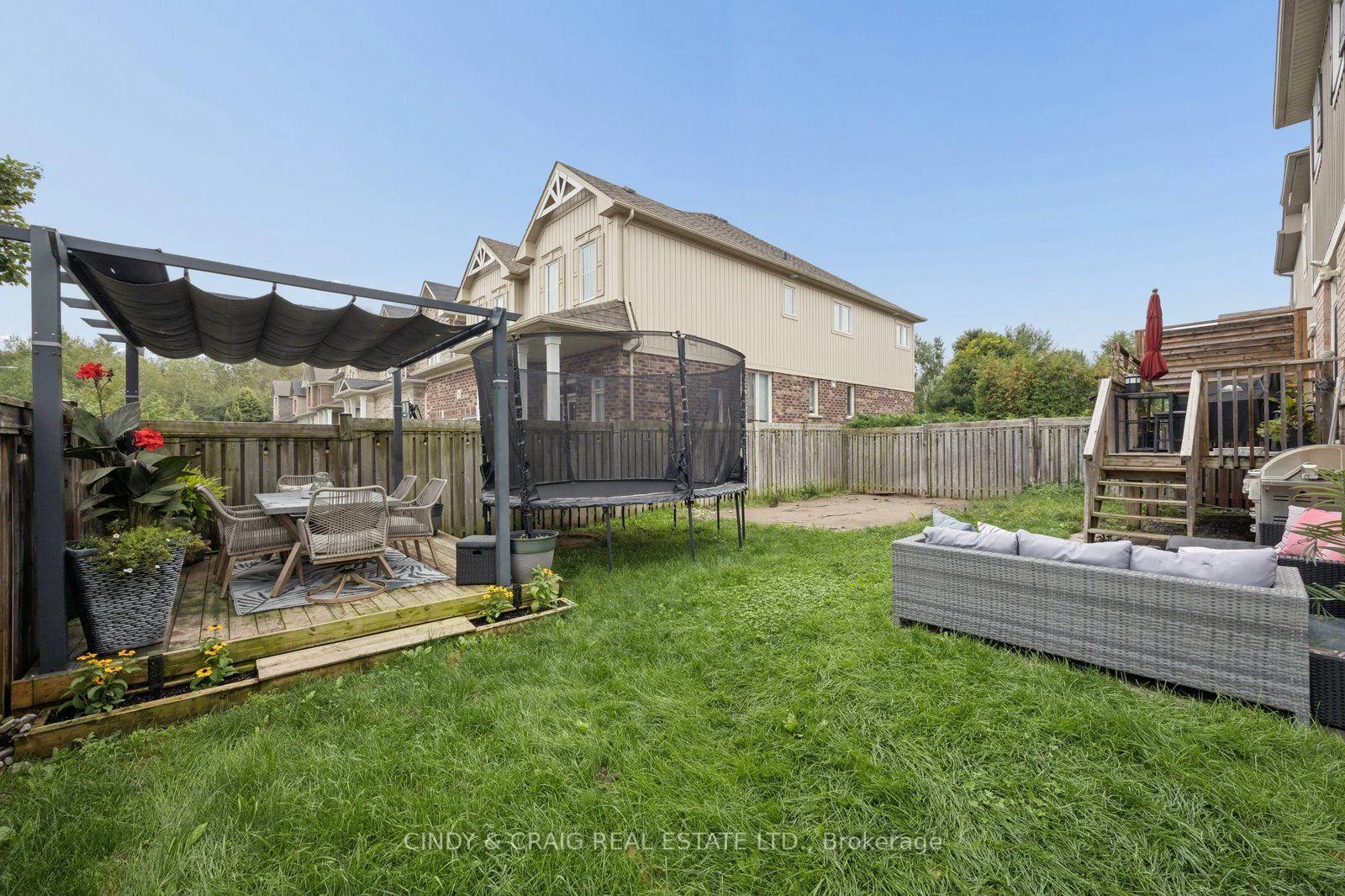 Photo 16 of 27 Elmer Adams Drive, Clarington, Courtice — HOMEH