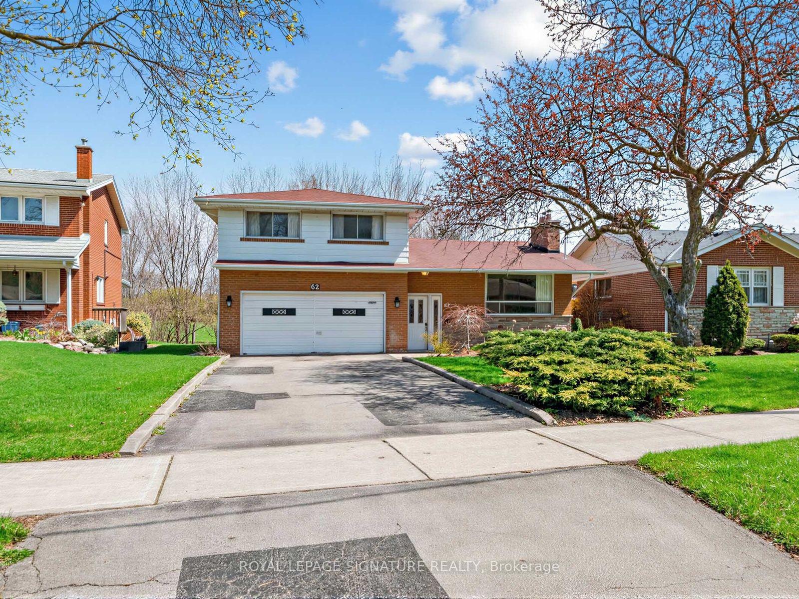 Photo 1 of 62 Dukinfield Crescent, North York, Parkwoods-Donalda — HOMEH