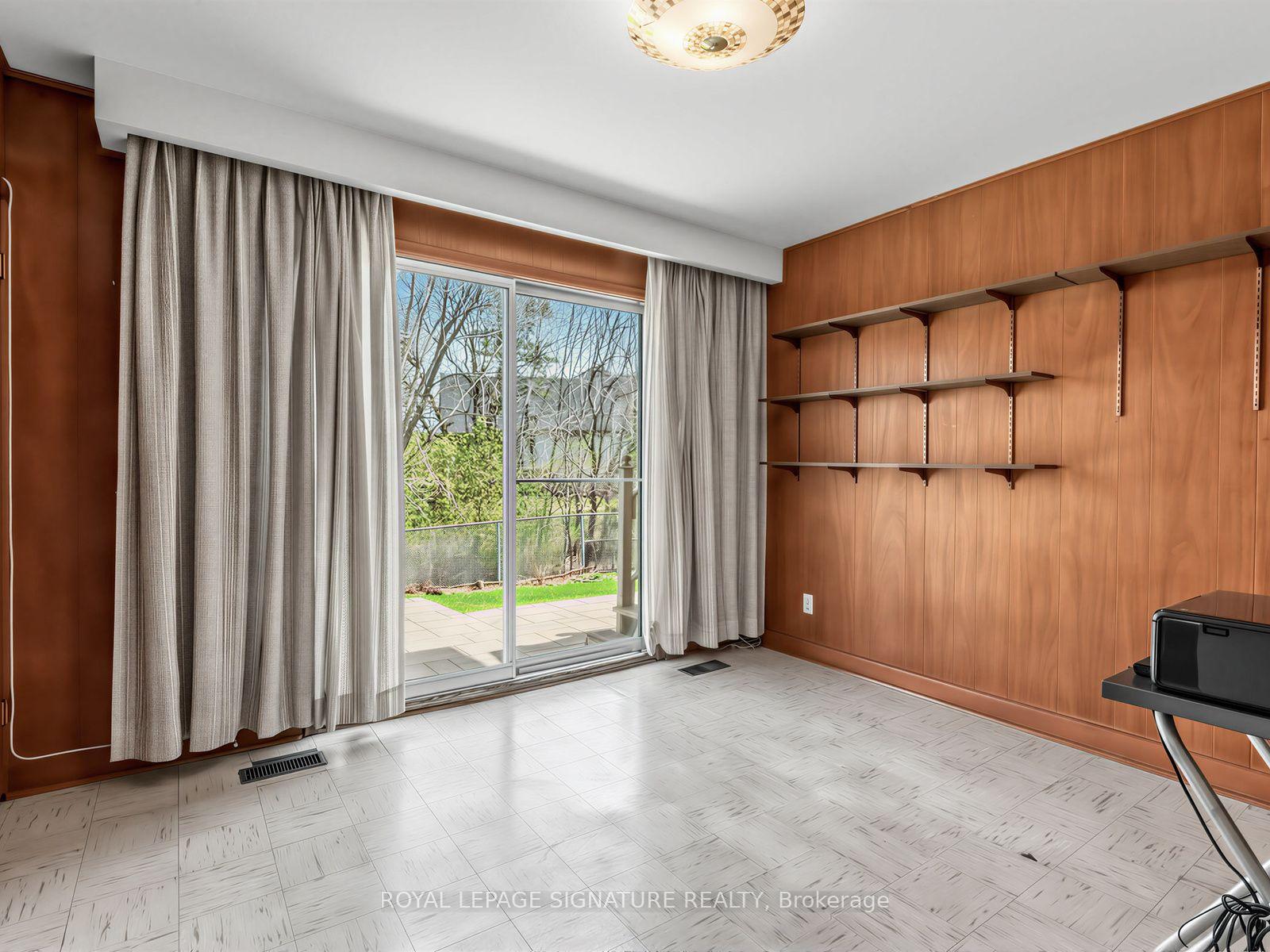 Photo 17 of 62 Dukinfield Crescent, North York, Parkwoods-Donalda — HOMEH