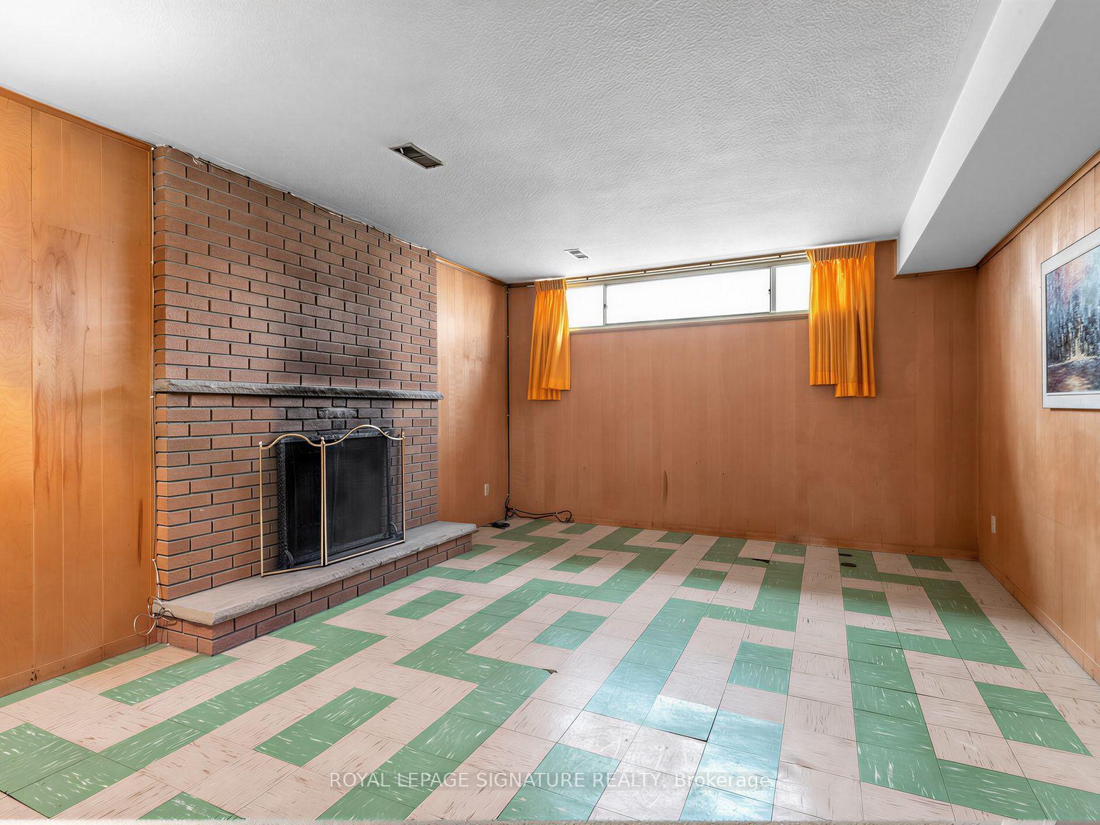 Photo 19 of 62 Dukinfield Crescent, North York, Parkwoods-Donalda — HOMEH