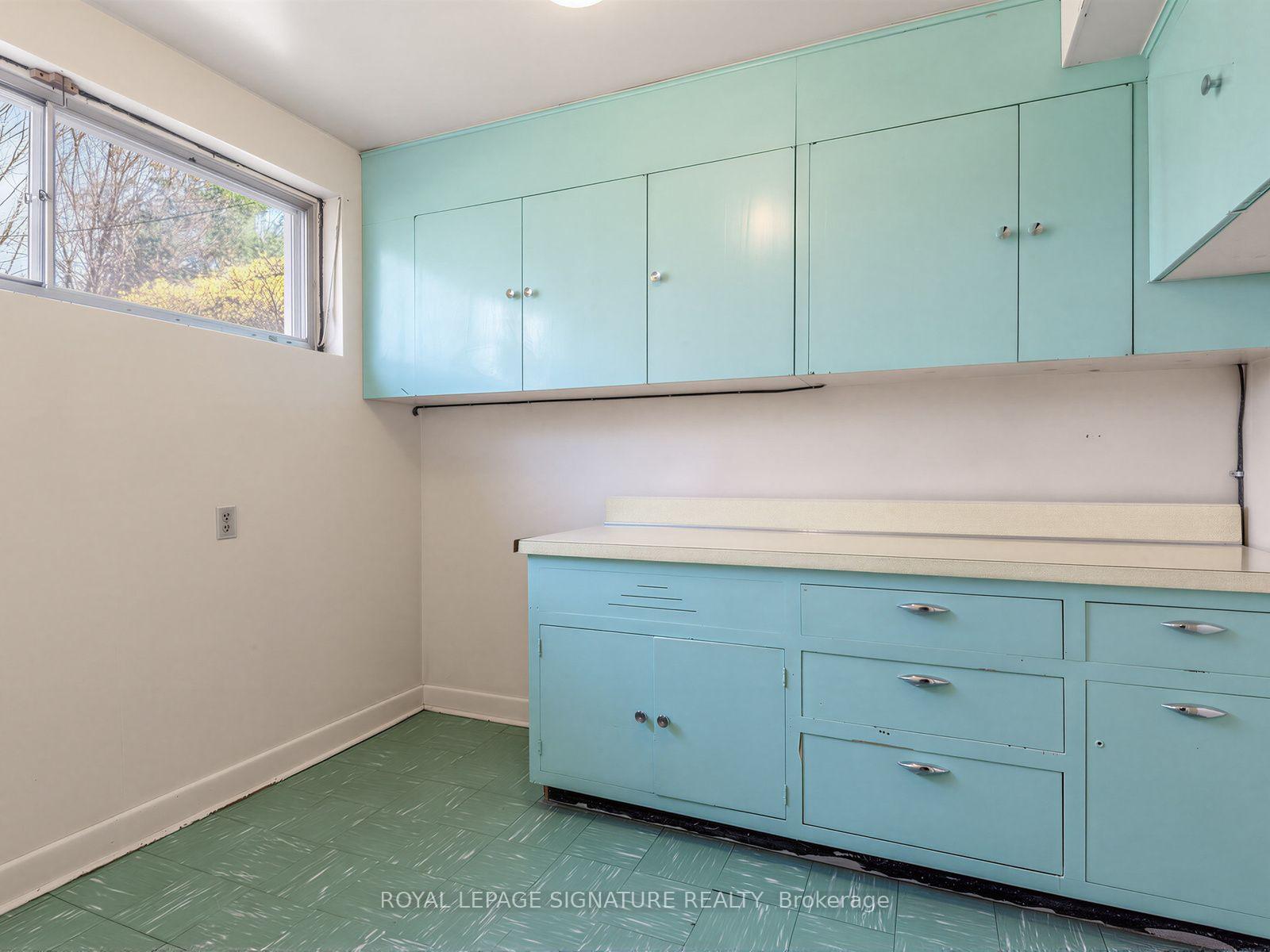 Photo 20 of 62 Dukinfield Crescent, North York, Parkwoods-Donalda — HOMEH