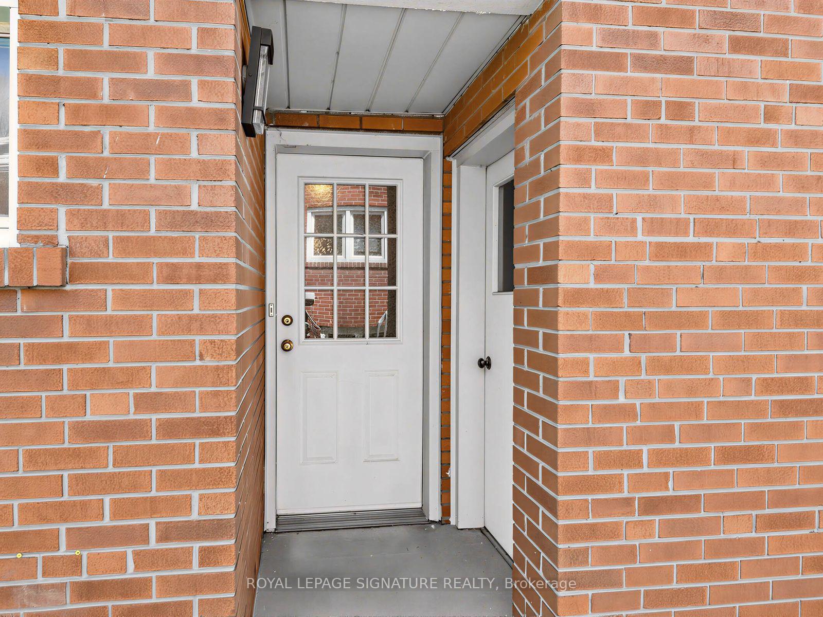 Photo 24 of 62 Dukinfield Crescent, North York, Parkwoods-Donalda — HOMEH