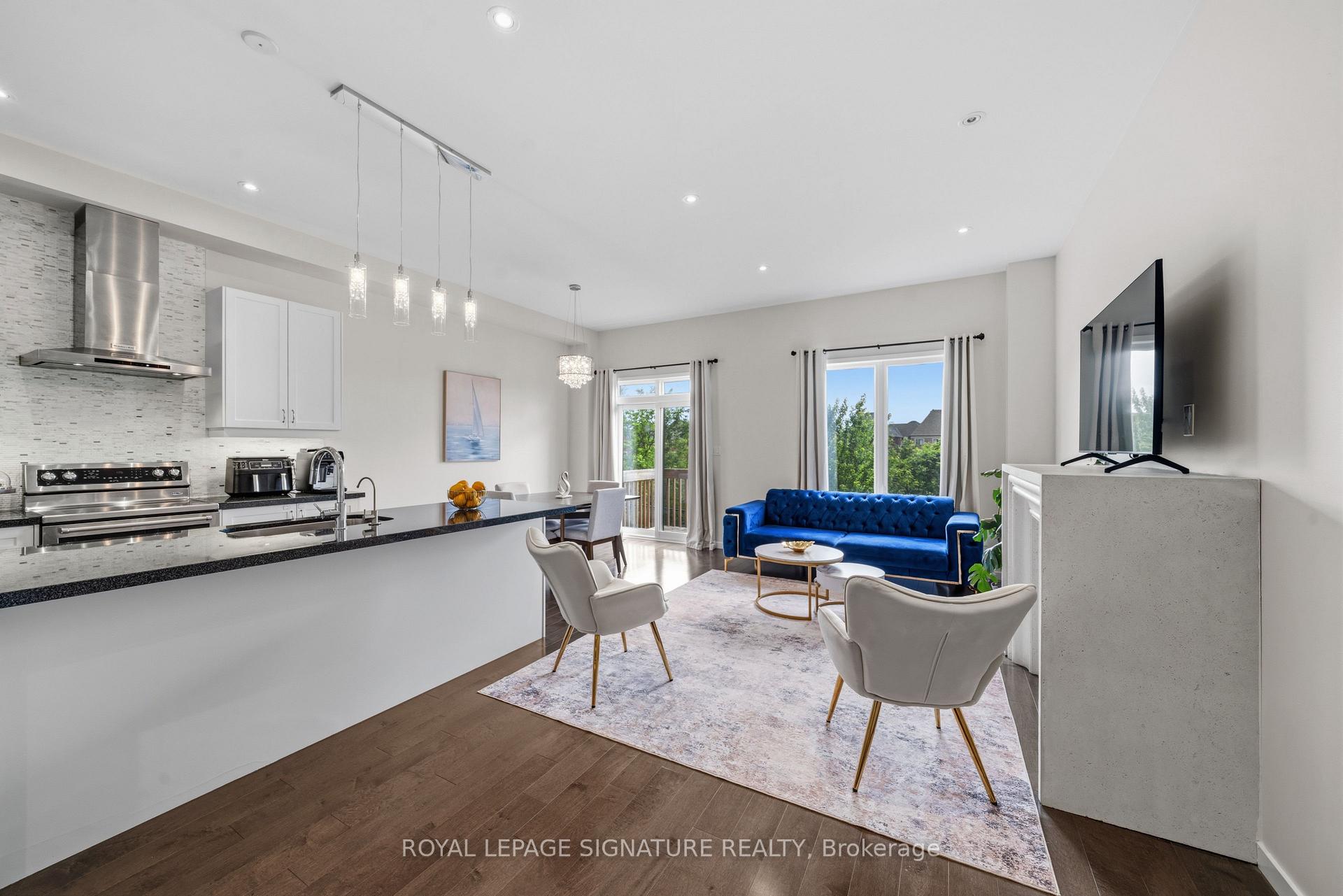 Photo 3 of 116 Elyse Court, Aurora, Bayview Northeast — HOMEH