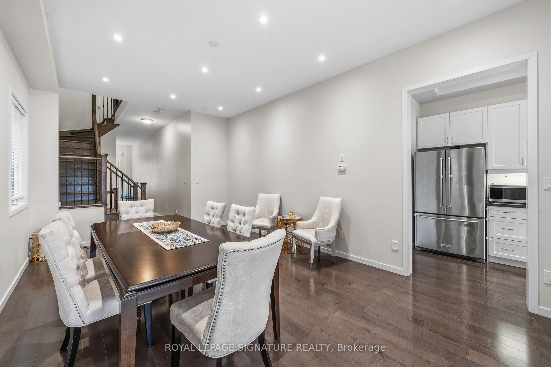 Photo 7 of 116 Elyse Court, Aurora, Bayview Northeast — HOMEH