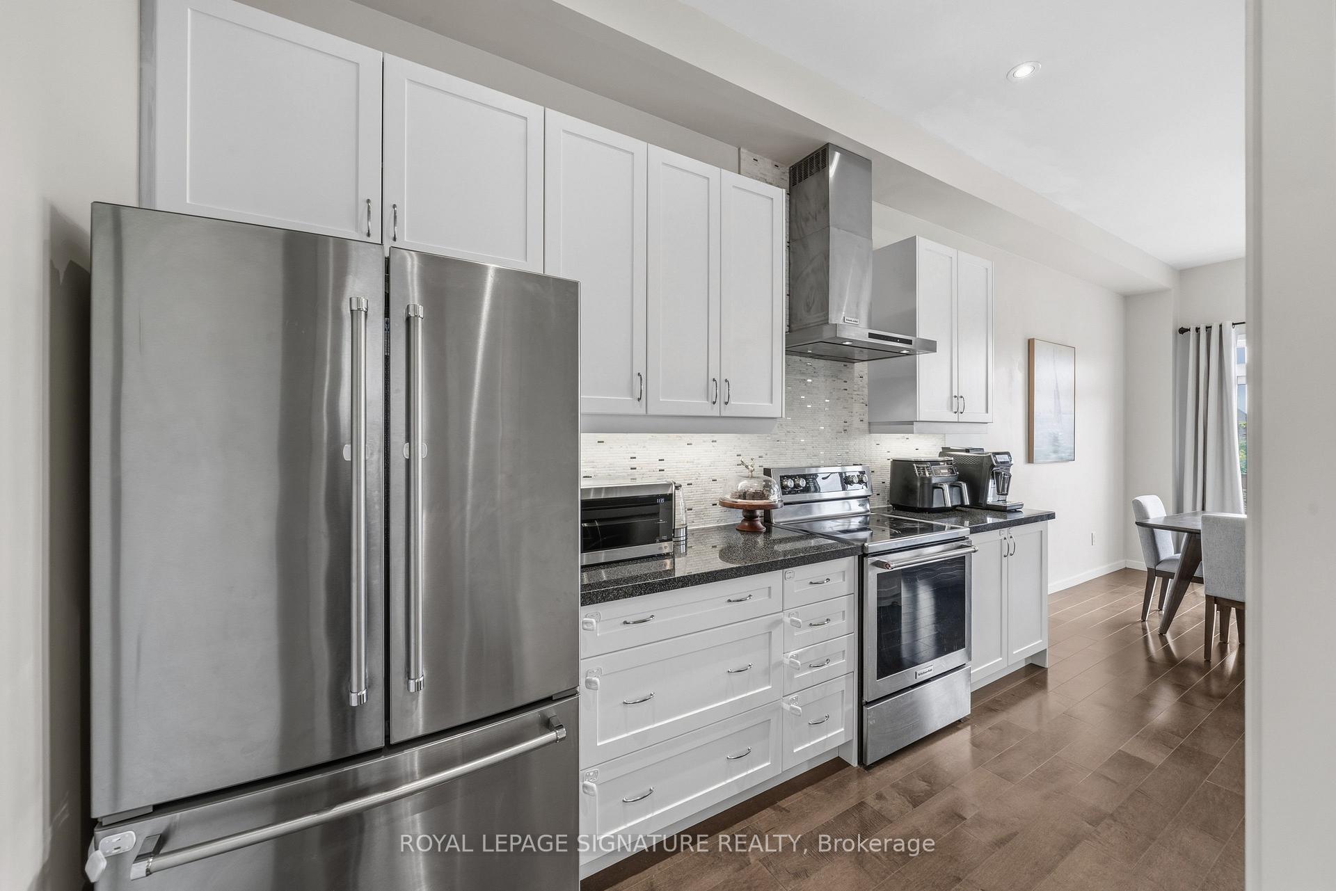 Photo 11 of 116 Elyse Court, Aurora, Bayview Northeast — HOMEH