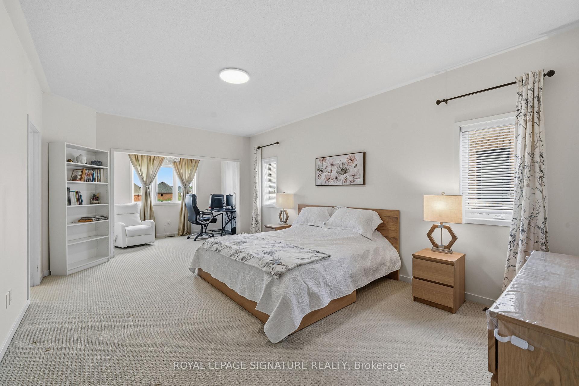 Photo 16 of 116 Elyse Court, Aurora, Bayview Northeast — HOMEH