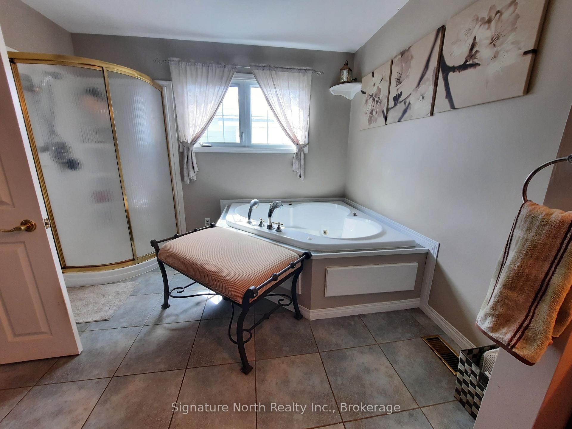 Photo 13 of 612 Main Street, Greenstone, Geraldton — HOMEH