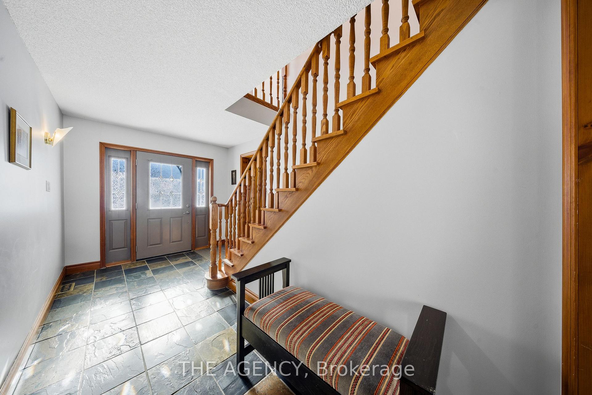 Photo 5 of 30 Goodfellow Crescent, King, Nobleton — HOMEH