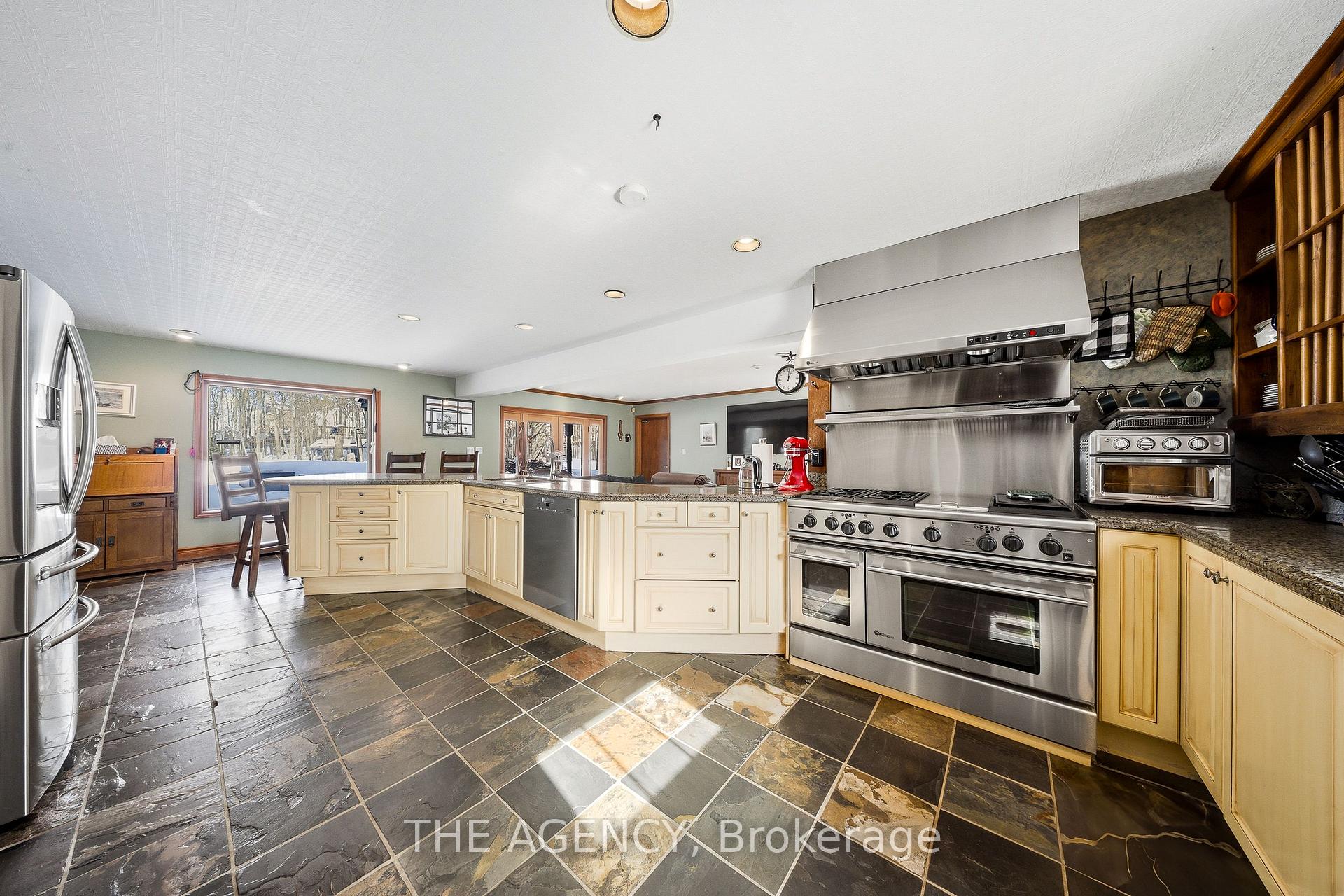 Photo 15 of 30 Goodfellow Crescent, King, Nobleton — HOMEH