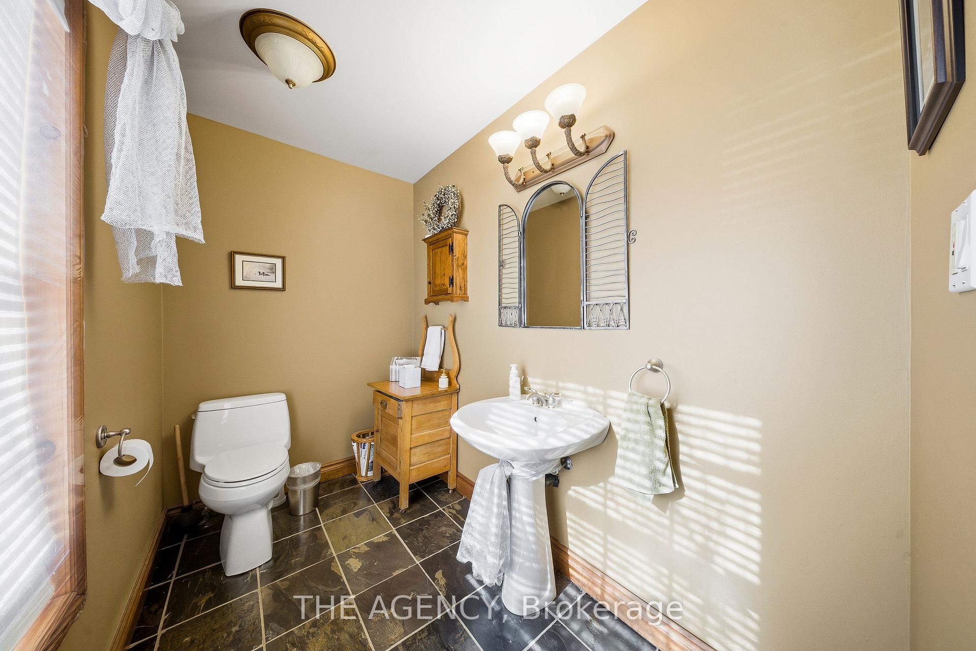 Photo 22 of 30 Goodfellow Crescent, King, Nobleton — HOMEH