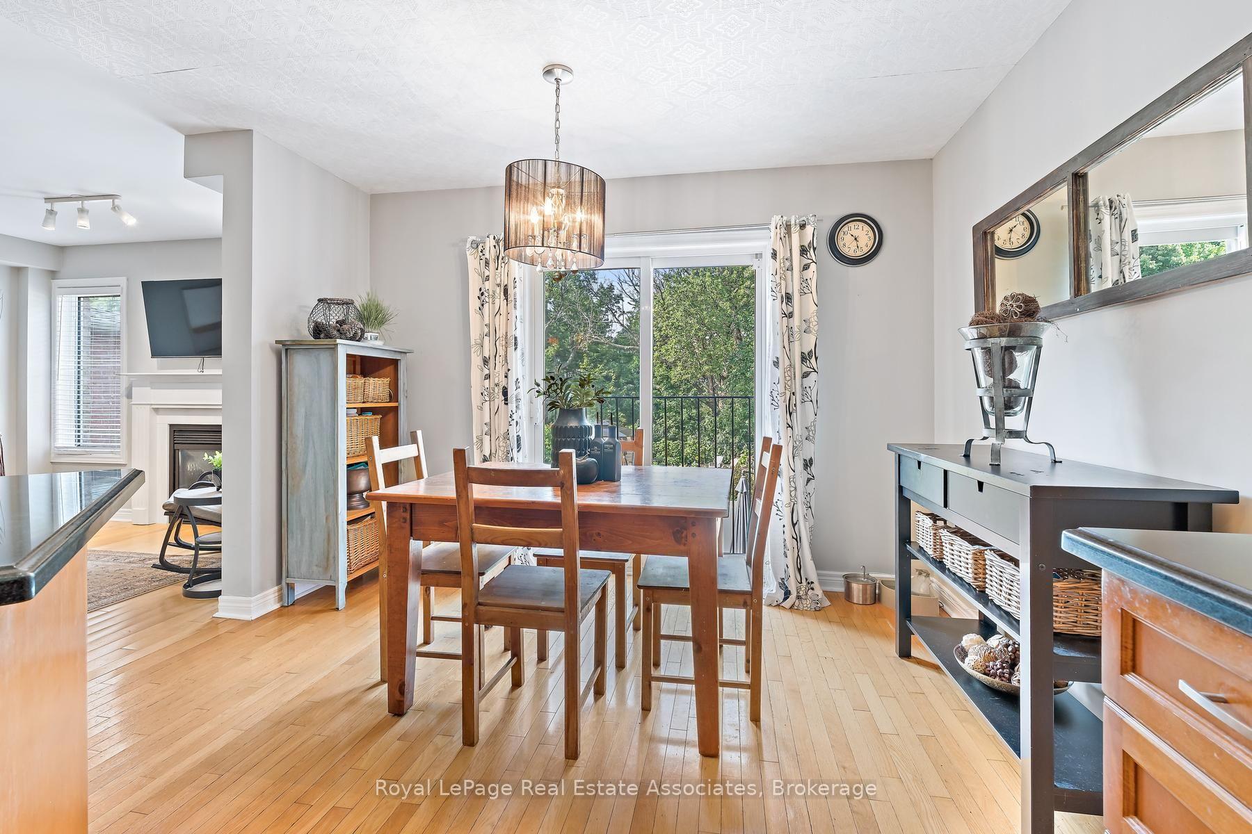 Photo 14 of 1069 Knotty Pine Grove, Mississauga, Meadowvale Village — HOMEH