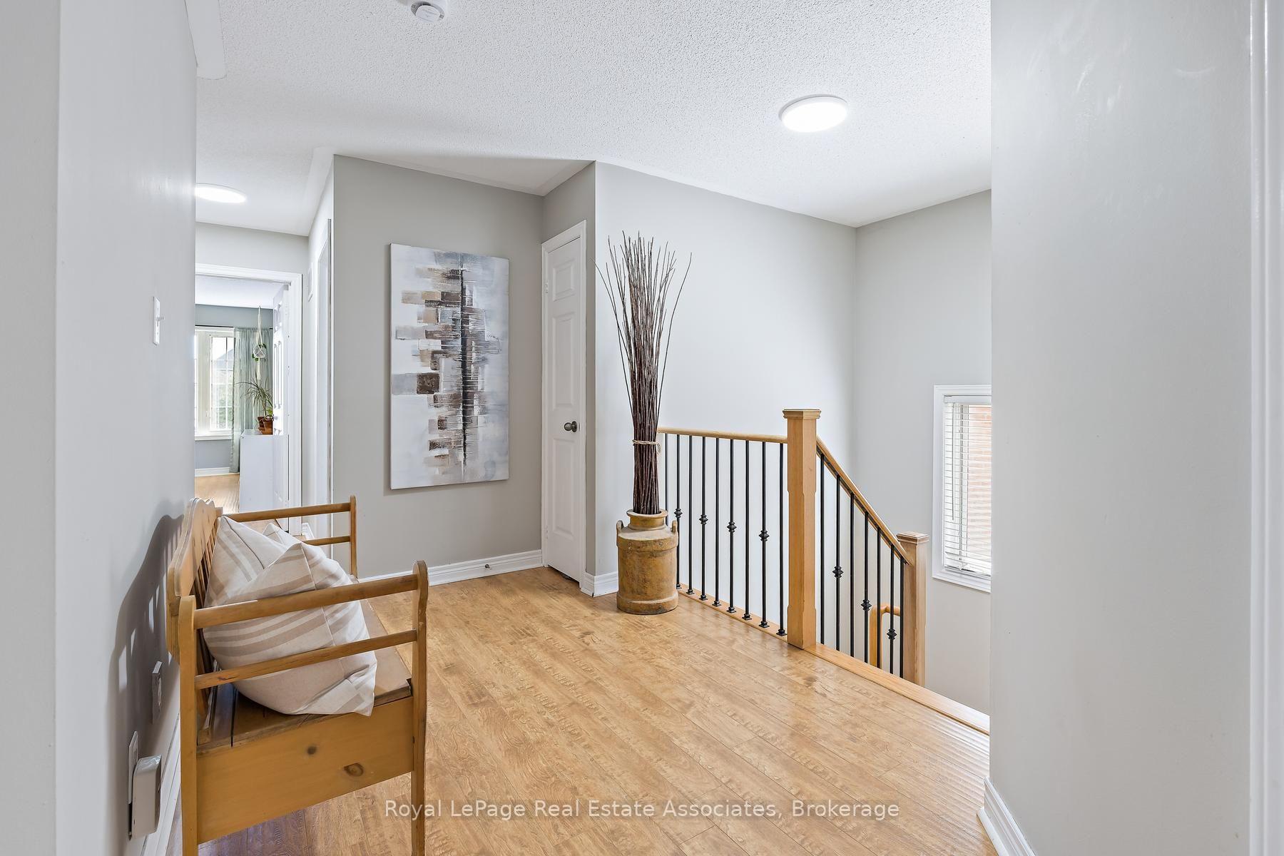 Photo 17 of 1069 Knotty Pine Grove, Mississauga, Meadowvale Village — HOMEH