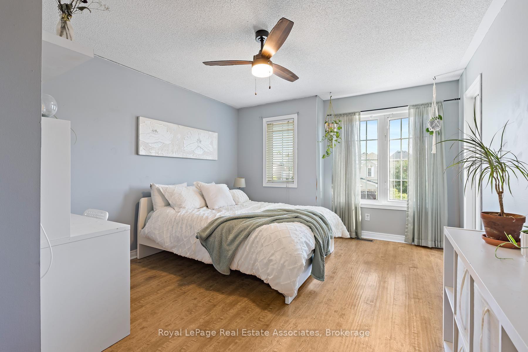 Photo 22 of 1069 Knotty Pine Grove, Mississauga, Meadowvale Village — HOMEH