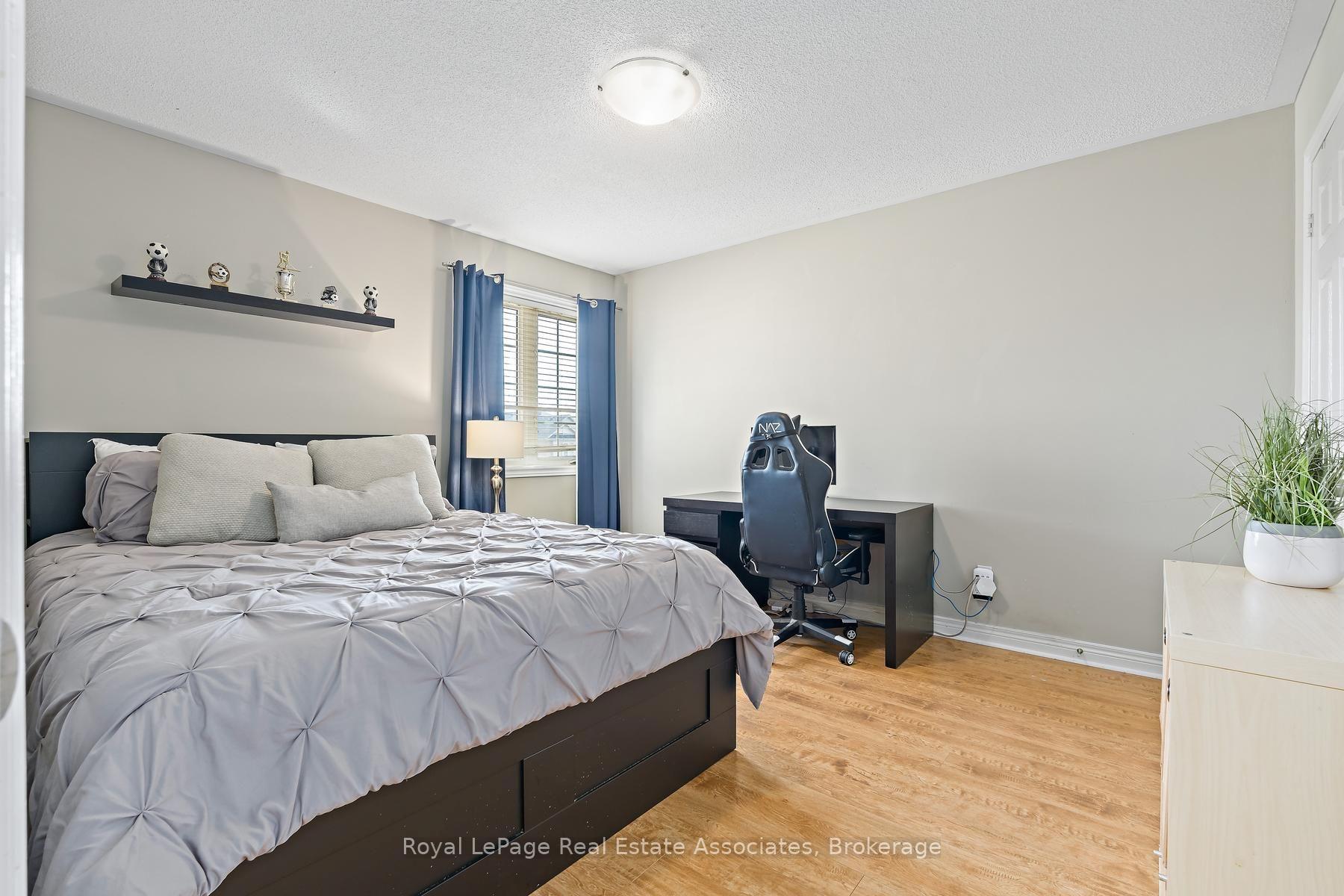 Photo 24 of 1069 Knotty Pine Grove, Mississauga, Meadowvale Village — HOMEH